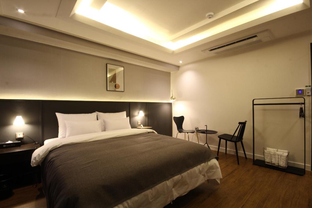 Asome Hotel 8/42
