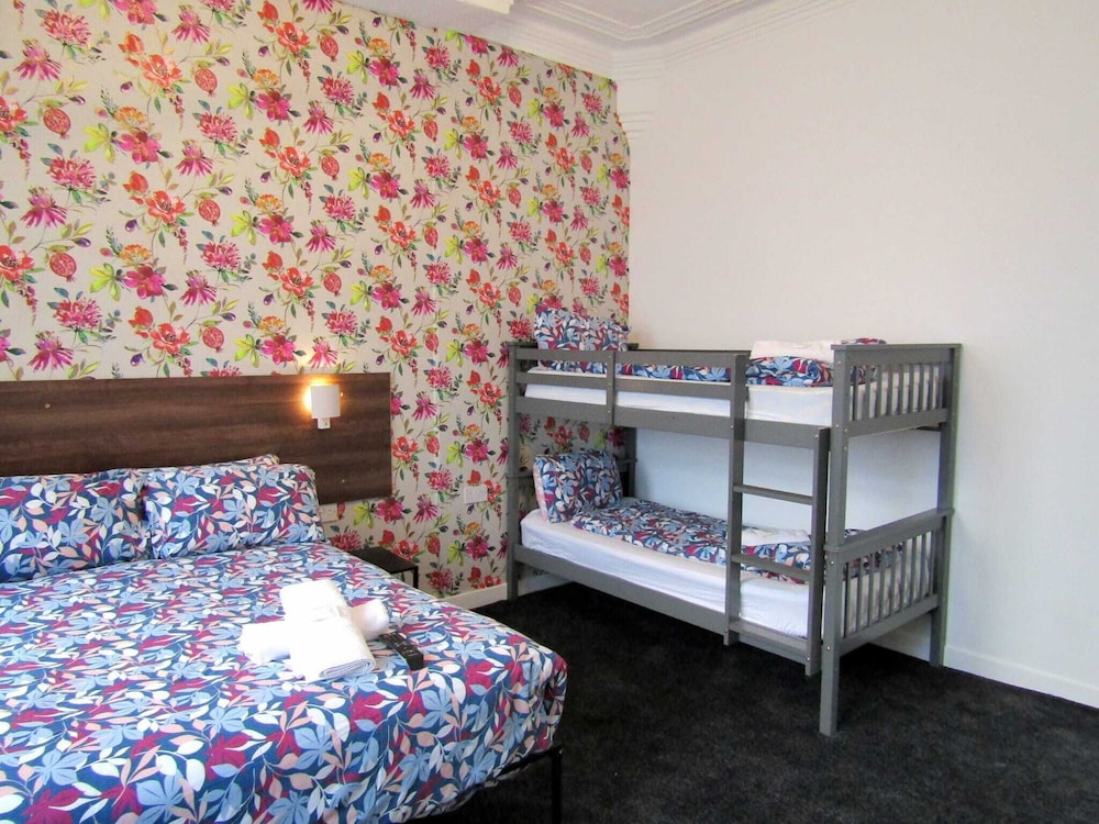 Belroy Hotel 6/36