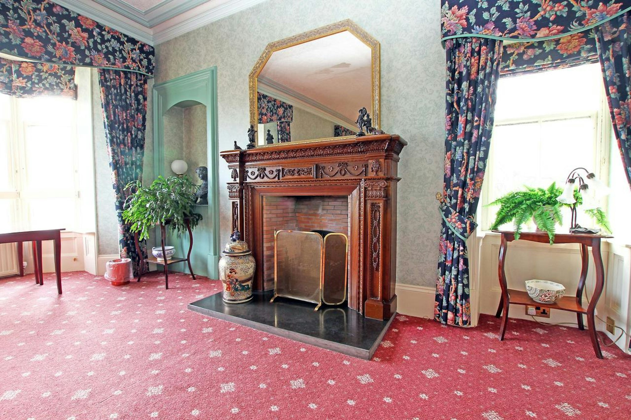 PENTLAND HOTEL 2/50