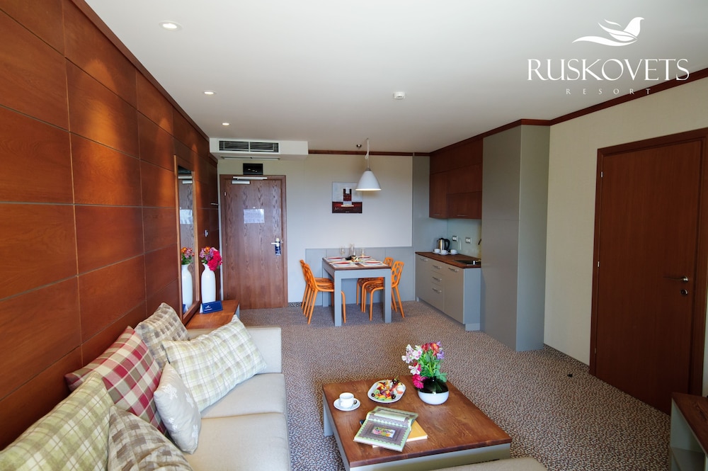 RUSKOVETS RESORT 51/61