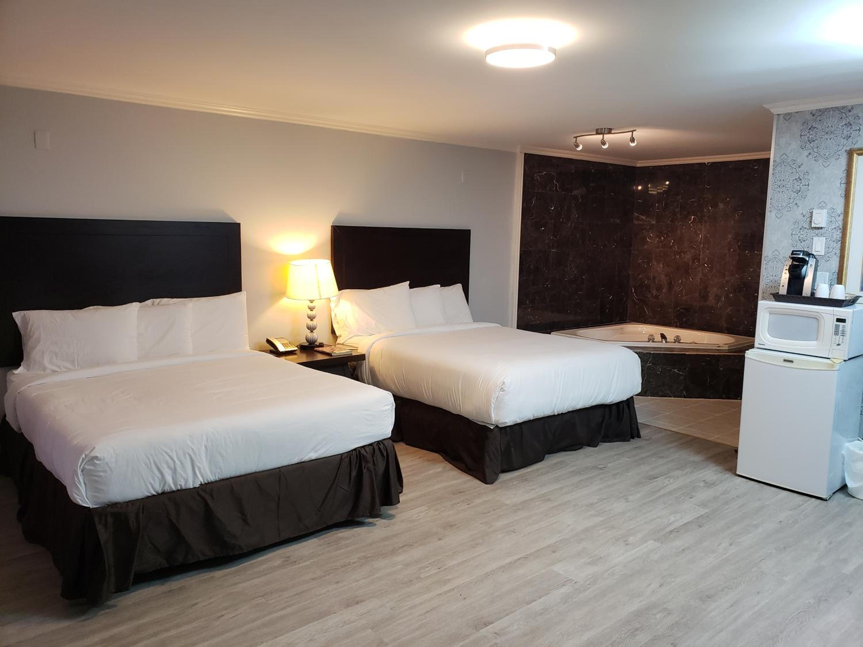 Regency Inn & Suites 7/33