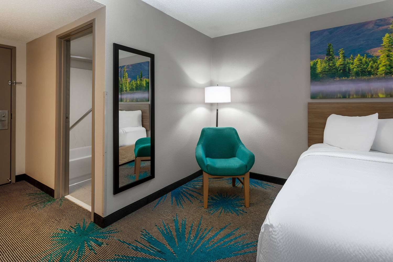 Days Inn & Suites by Wyndham Denver International Airport 8/37