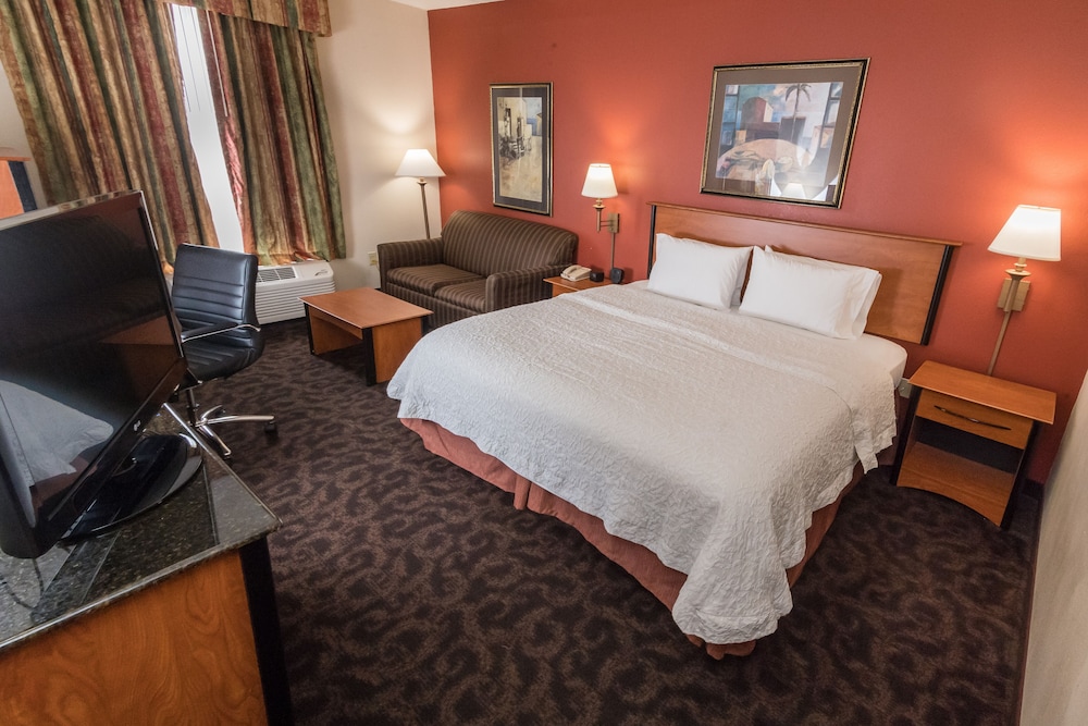 Hampton Inn Houston-Pearland 21/81