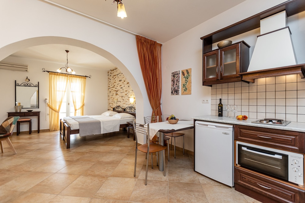 Annita S Village 29/68