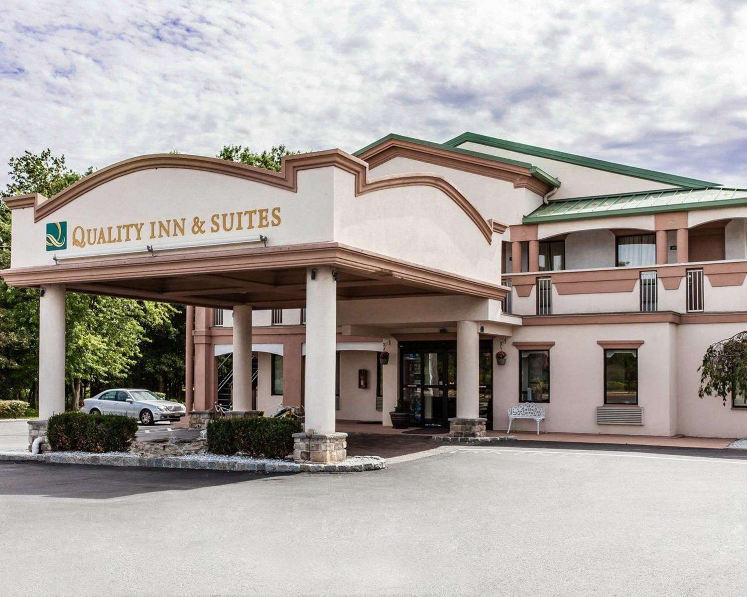 Quality Inn & Suites Quakertown-Allentown 3/18