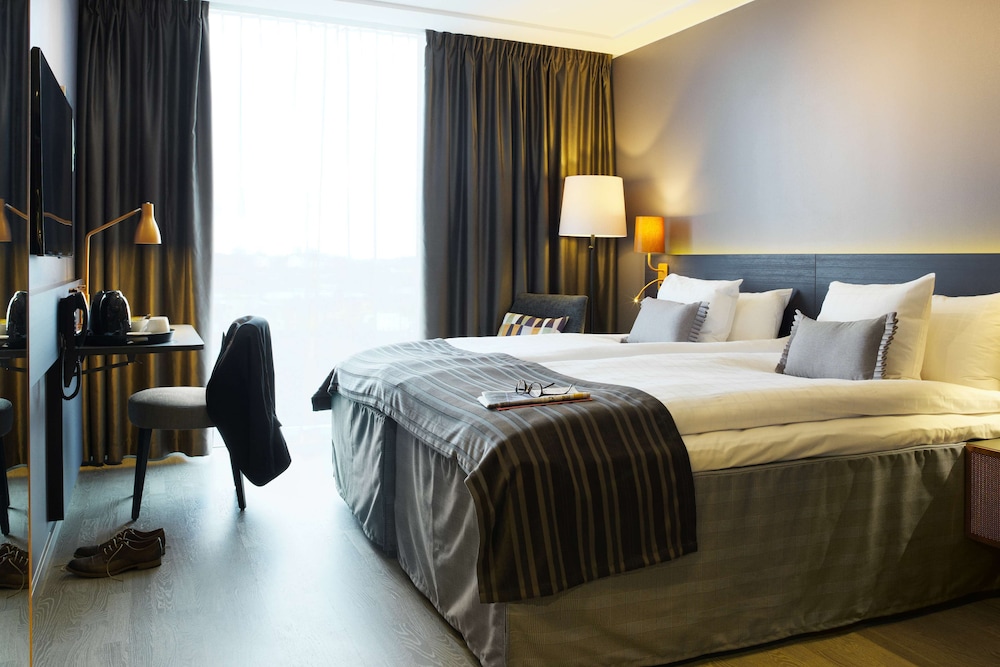 SUPERIOR, QUEEN BED