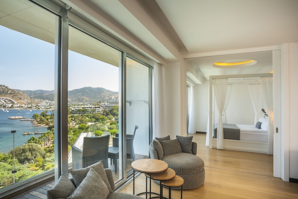 Cape Bodrum Luxury Hotel Beach 50/79
