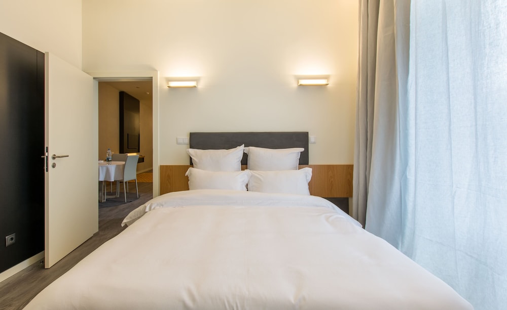 1 BEDROOM, APARTMENT