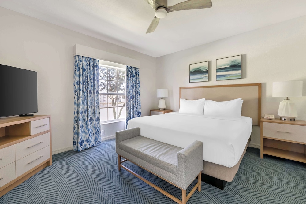 1 BEDROOM, PLUS, SUITE, QUEEN BED