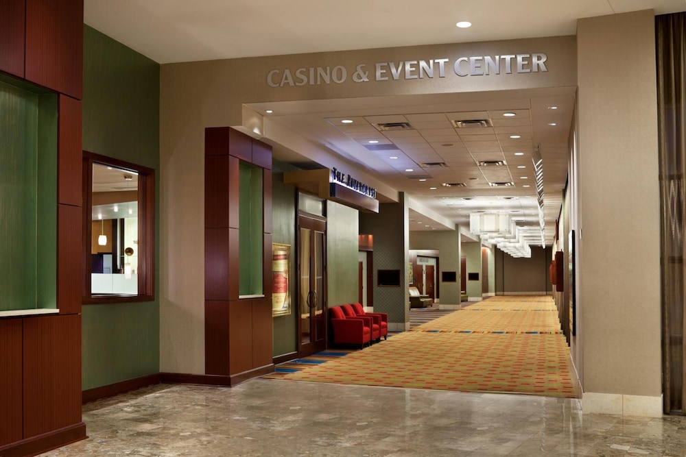 Harrah's Joliet - A Caesars Rewards Destination 11/70