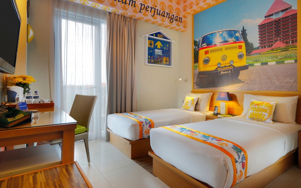 Rhadana Hotel 8/63