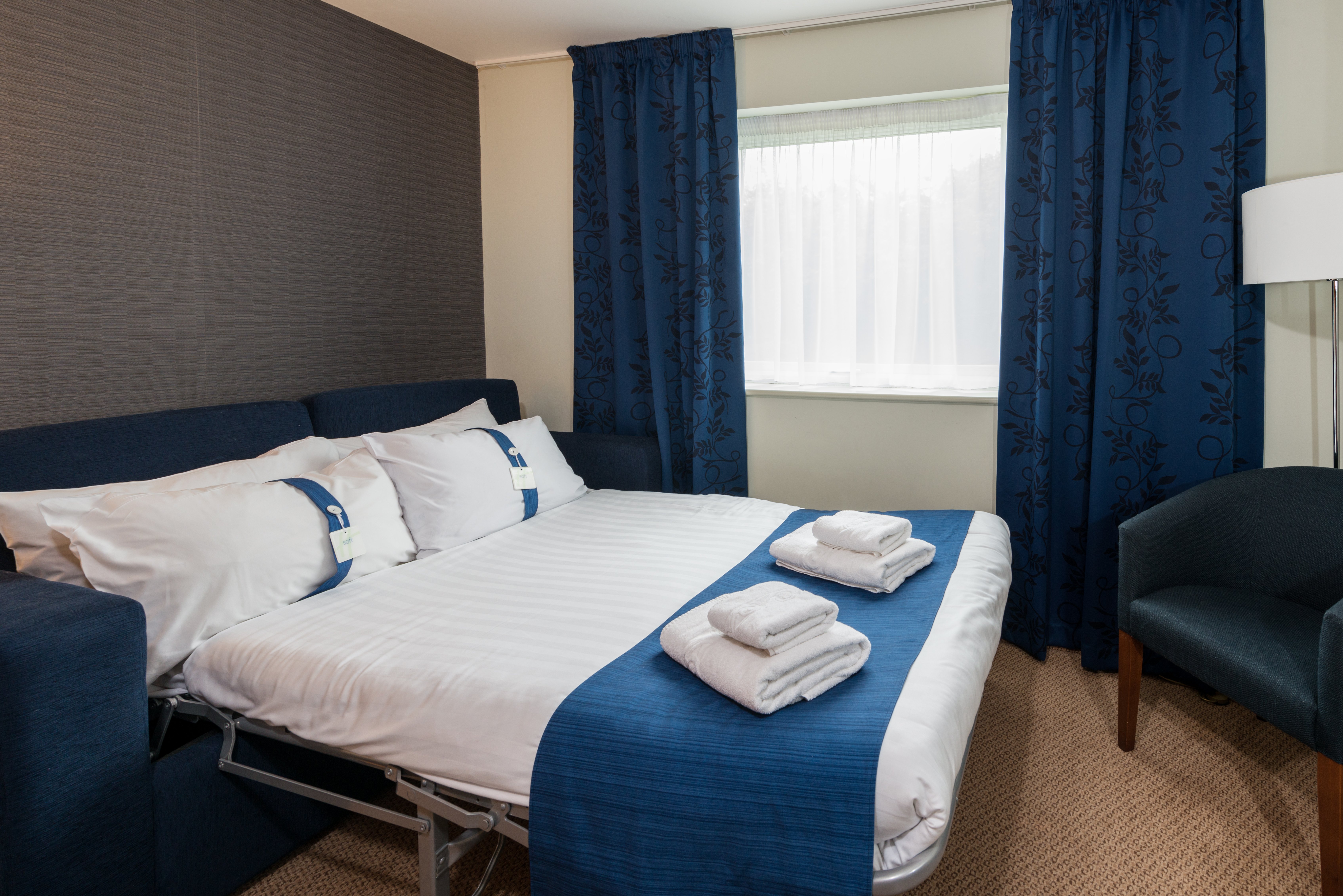 HOLIDAY INN EXPRESS SHREWSBURY 10/40