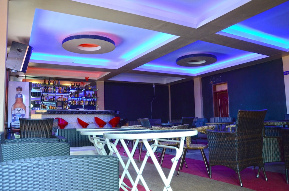 Dianwill Hotel 38/46