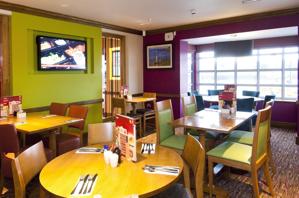 Premier Inn Barry Island (Cardiff Airport) 15/26