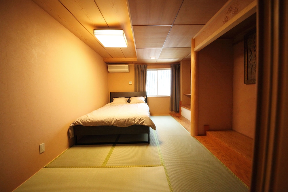 Tokyo House Inn 6/33