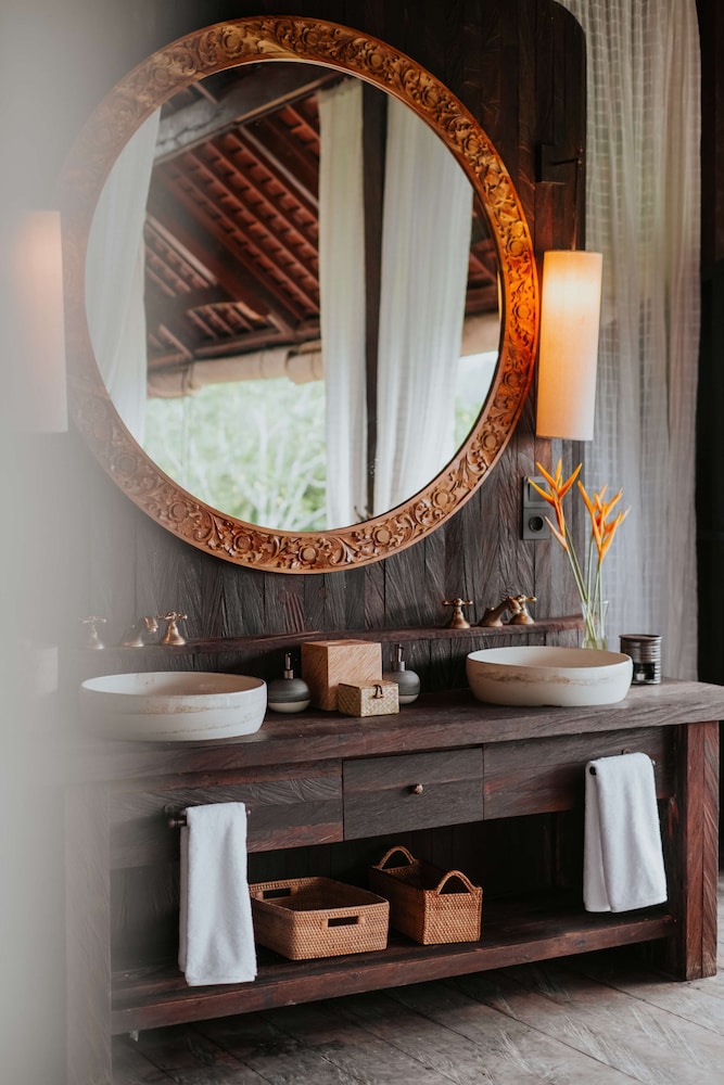 Pool, Valley, King Bed، Buahan, A Banyan Tree Escape Bali 3/3