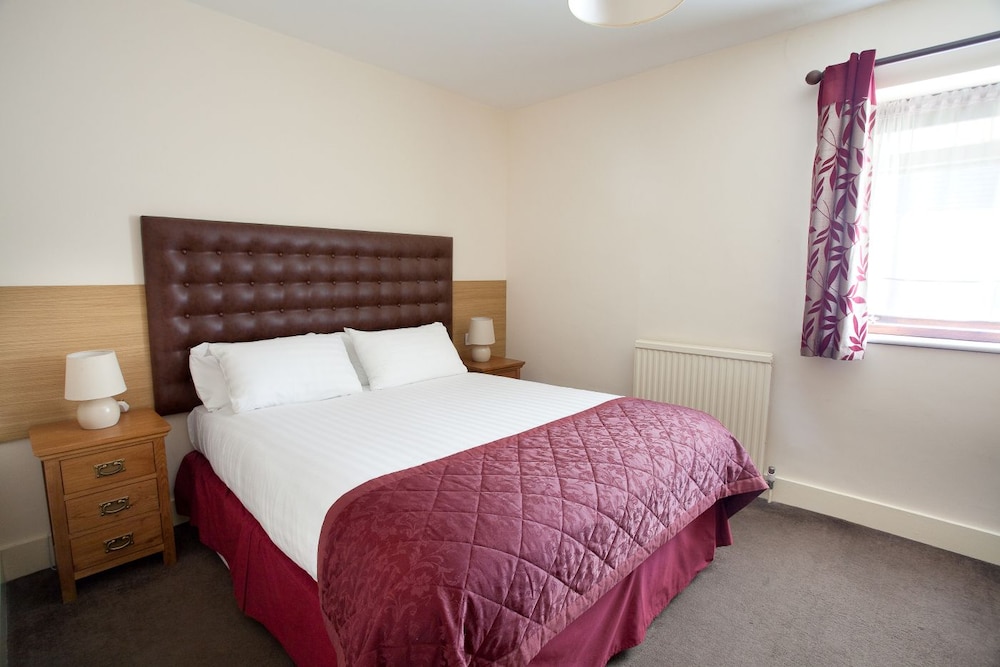 The Victoria Hotel 12/53