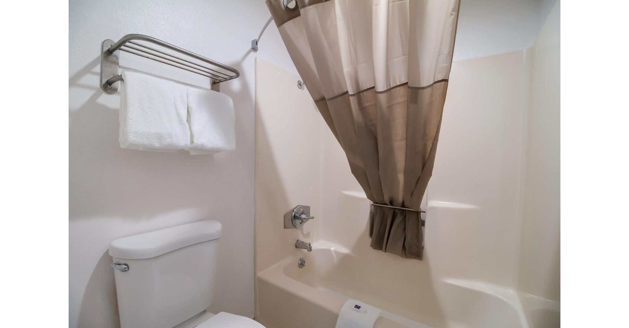 غرفة رباعية بسريرين مزدوجين، Motel6 Arlington Heights, IL - Chicago North Central 2/2