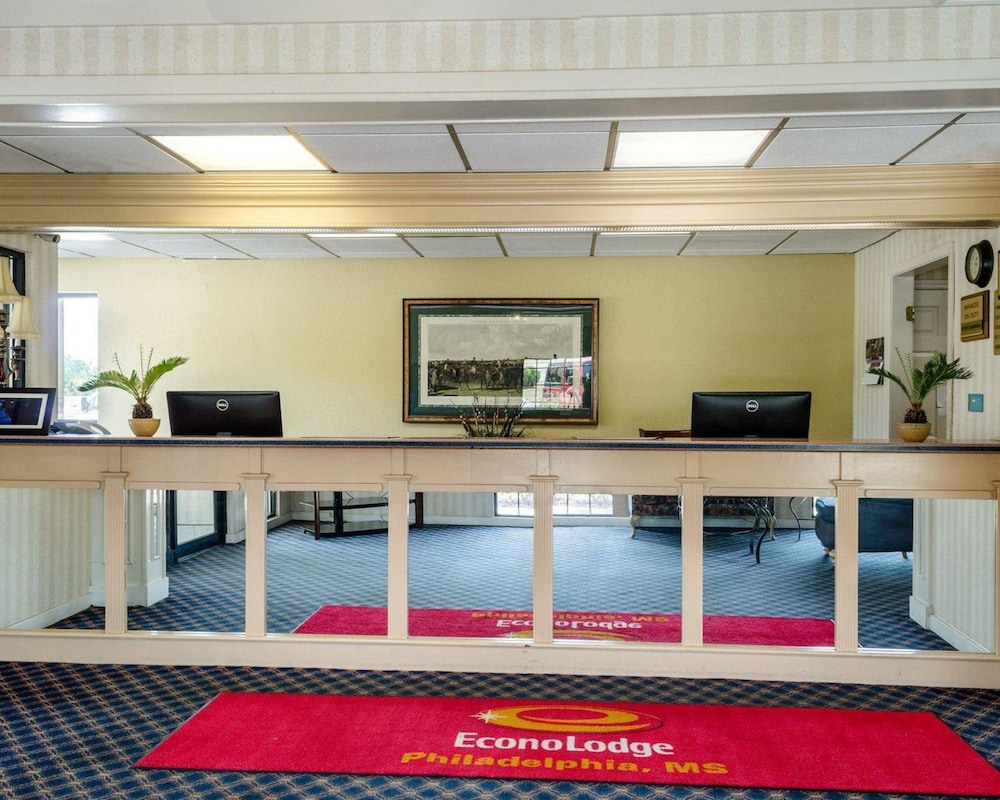 Econo Lodge Inn & Suites Philadelphia MS 18/80