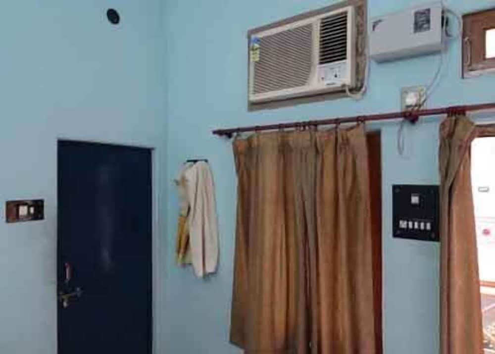 Teerth Guest House 7/64