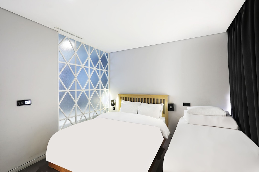 Hotel the Designers Jongno 18/68