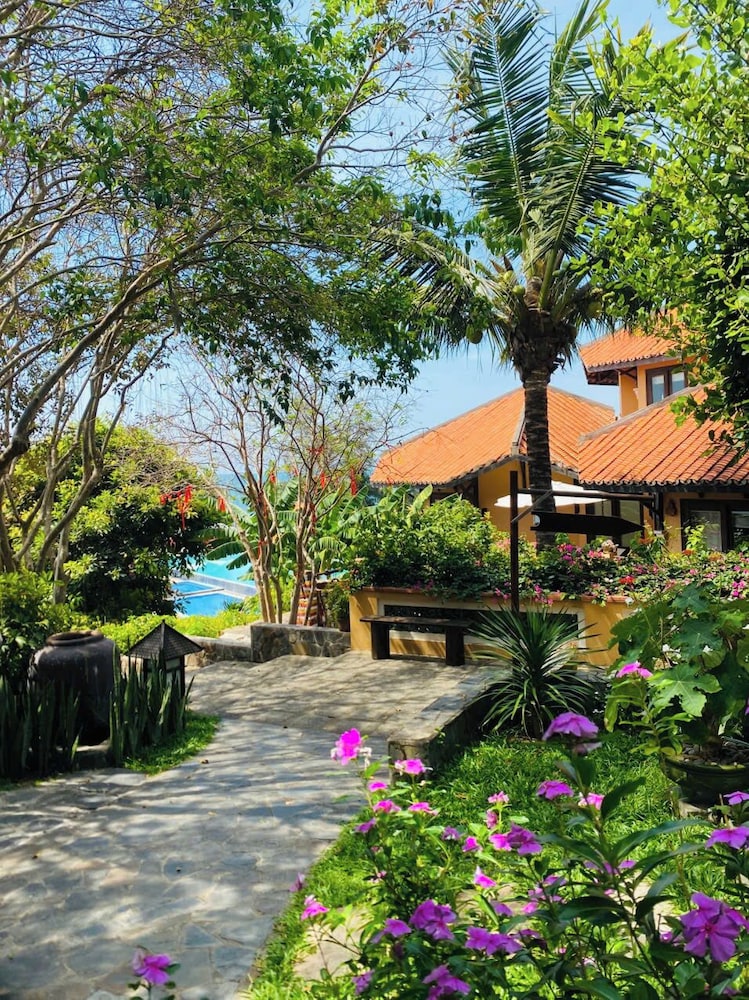 Poshanu Resort 64/72