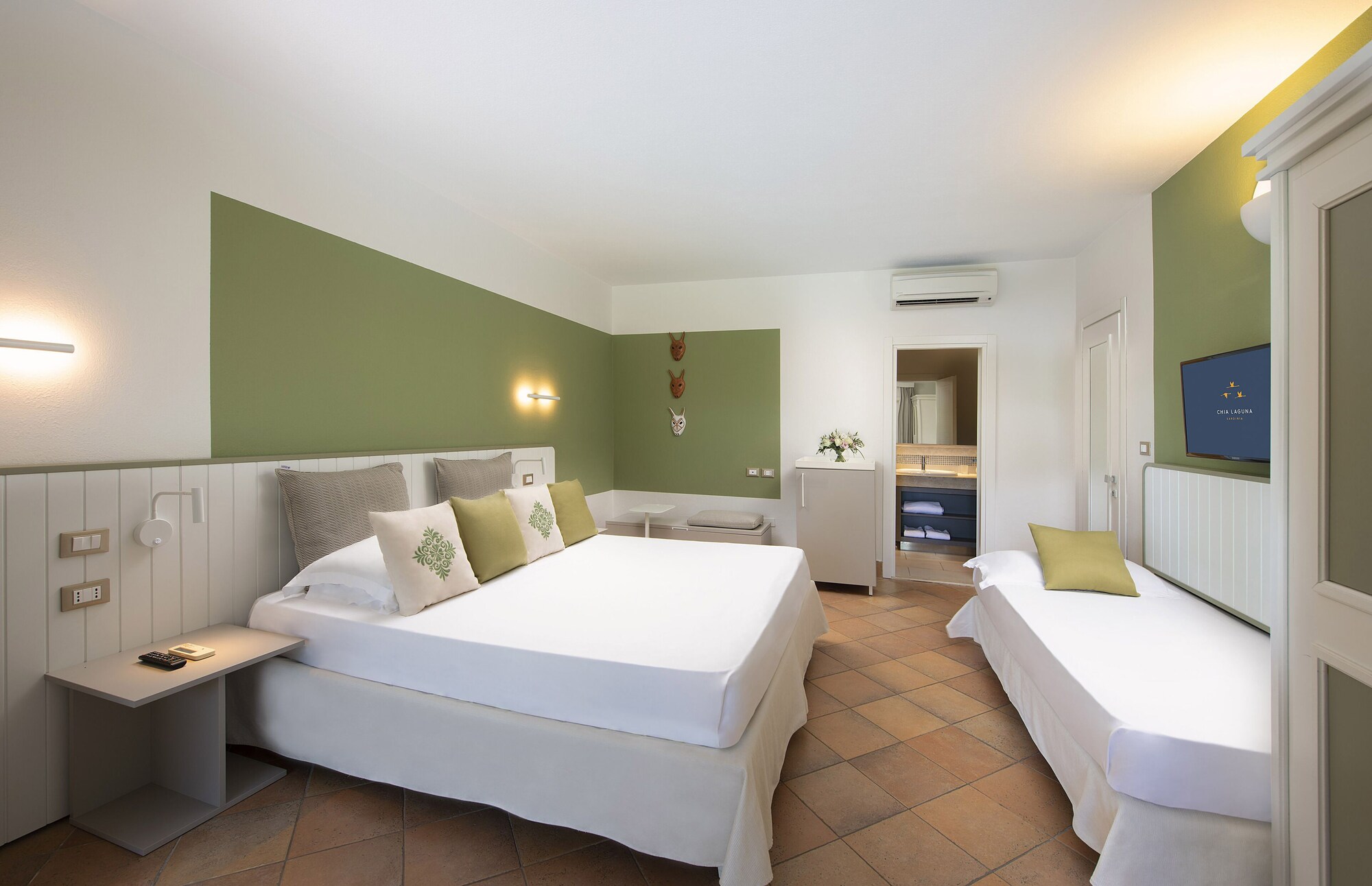 Plus, Superior, 1 Double and 1 Single Bed