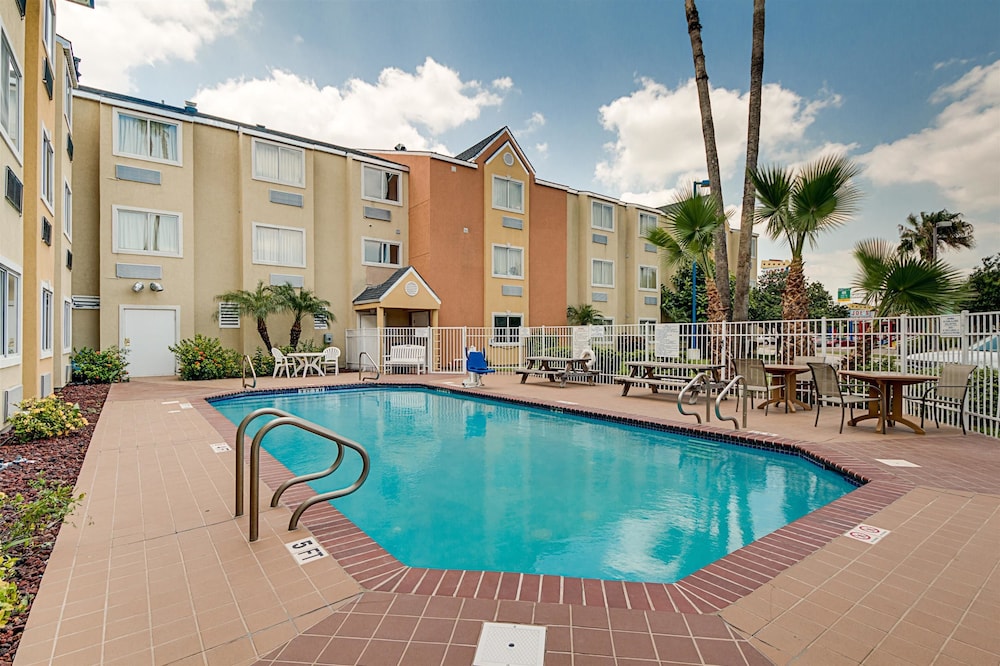 Motel6 McAllen, TX - East 55/60