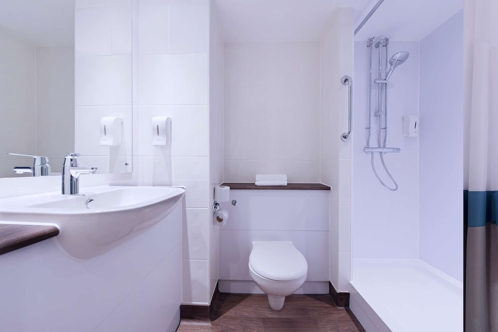 Travelodge Edinburgh Central 37/43