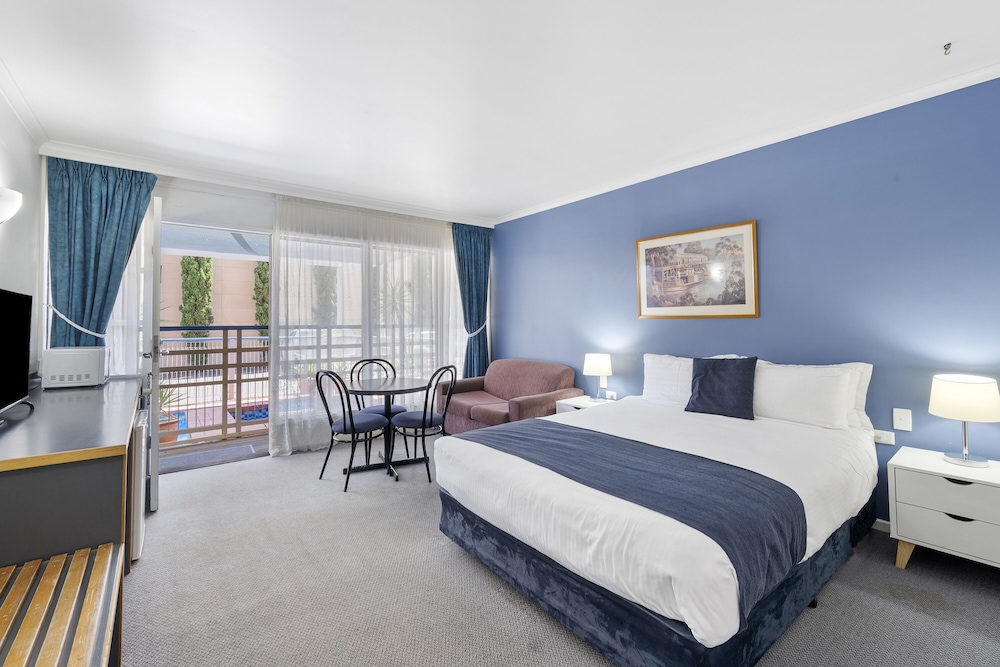 2 Bedrooms, Spa, Family, Queen and Twin Beds