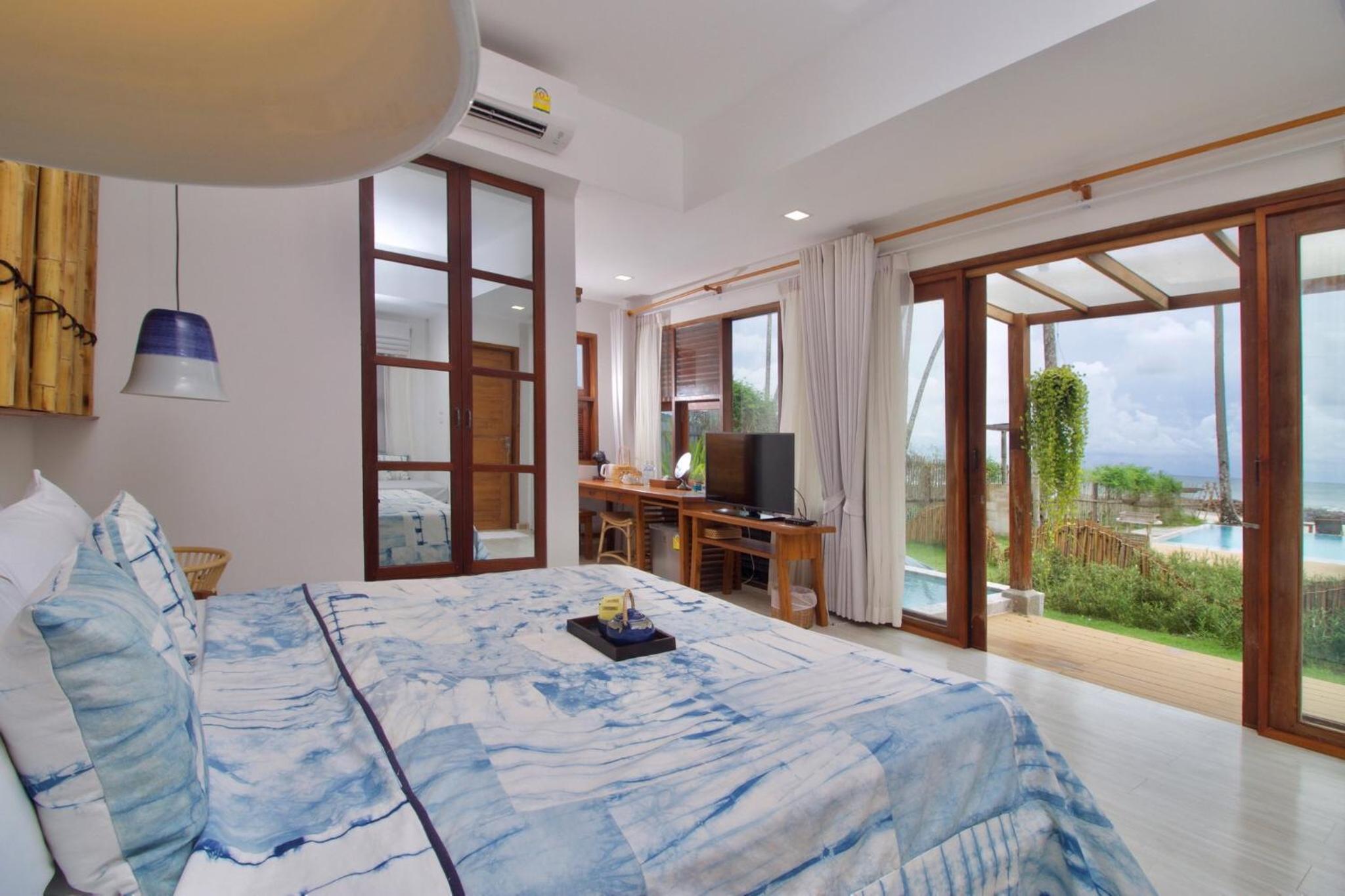 Pool, Villa, Beach Front
