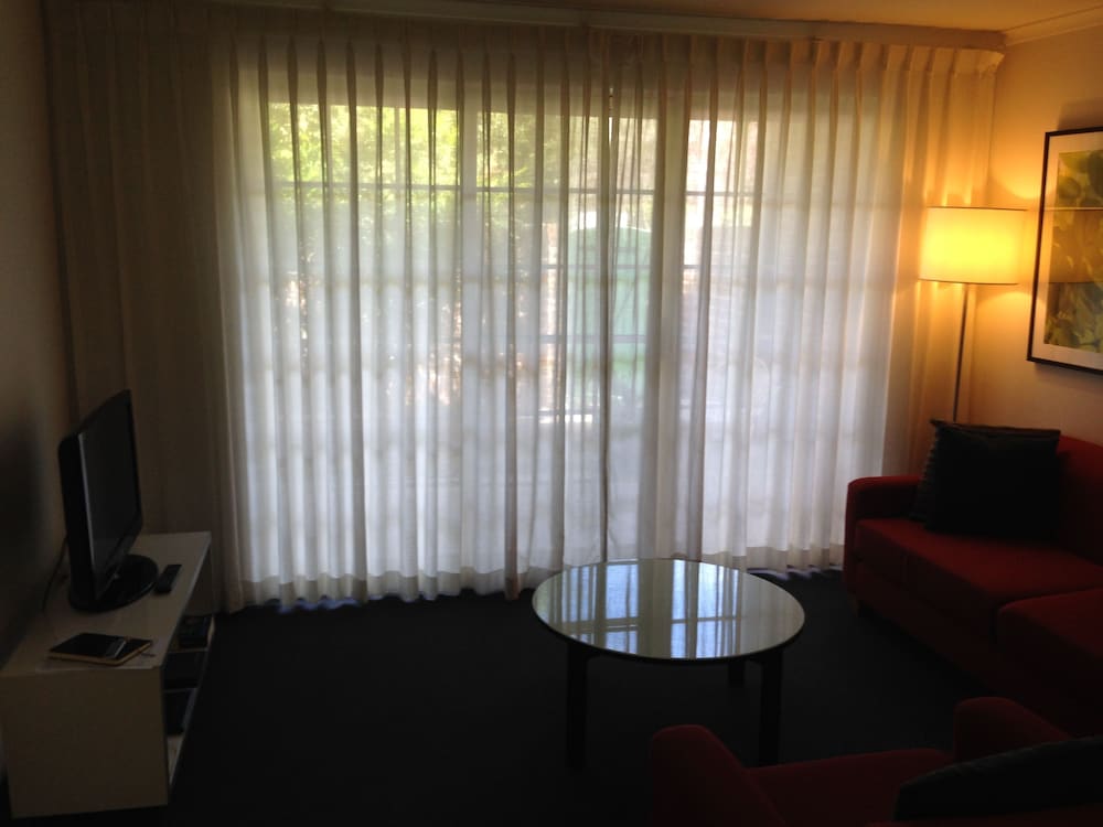 Adina Serviced Apartments Canberra Kingston 23/62