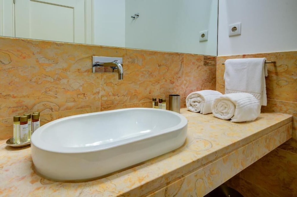 Casas da Baixa - Jules & Madeleine 50/50