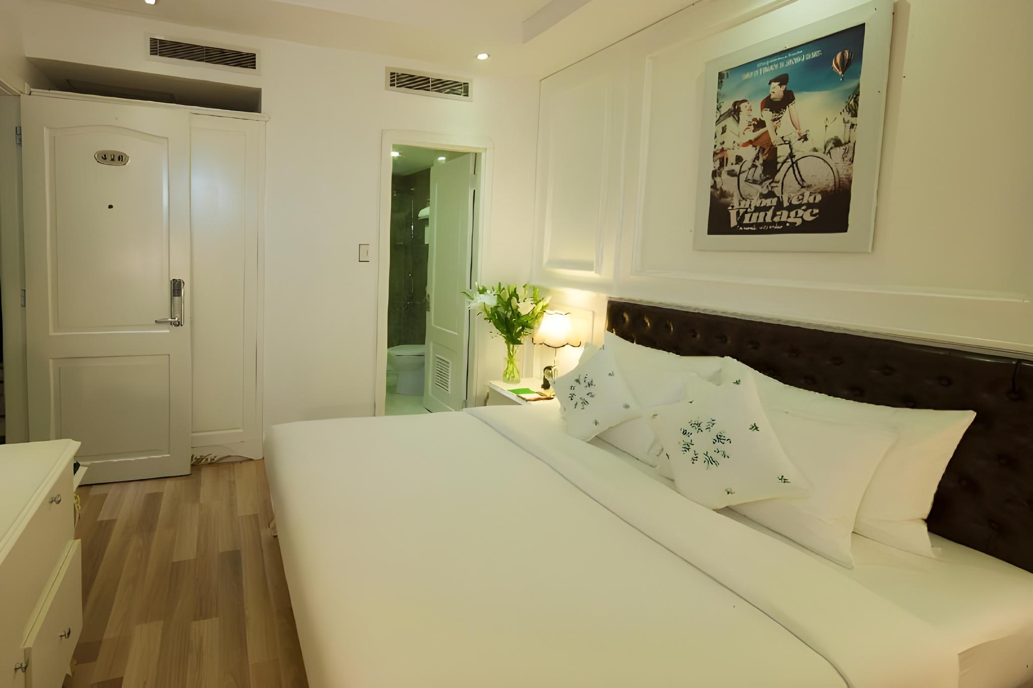 Deluxe, Double Bed, No Window