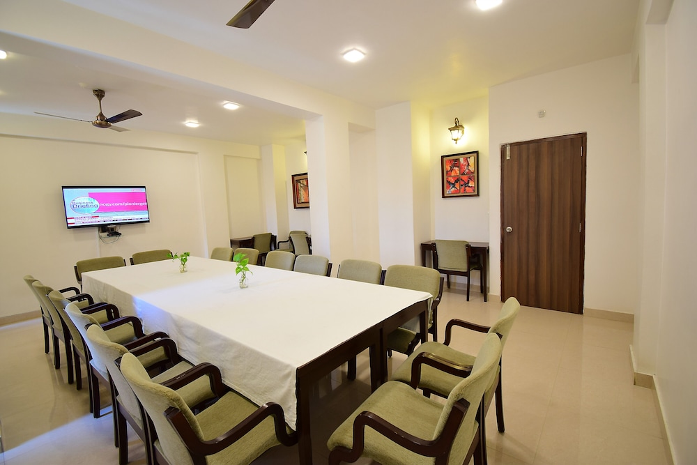 Hotel Shikha 49/59
