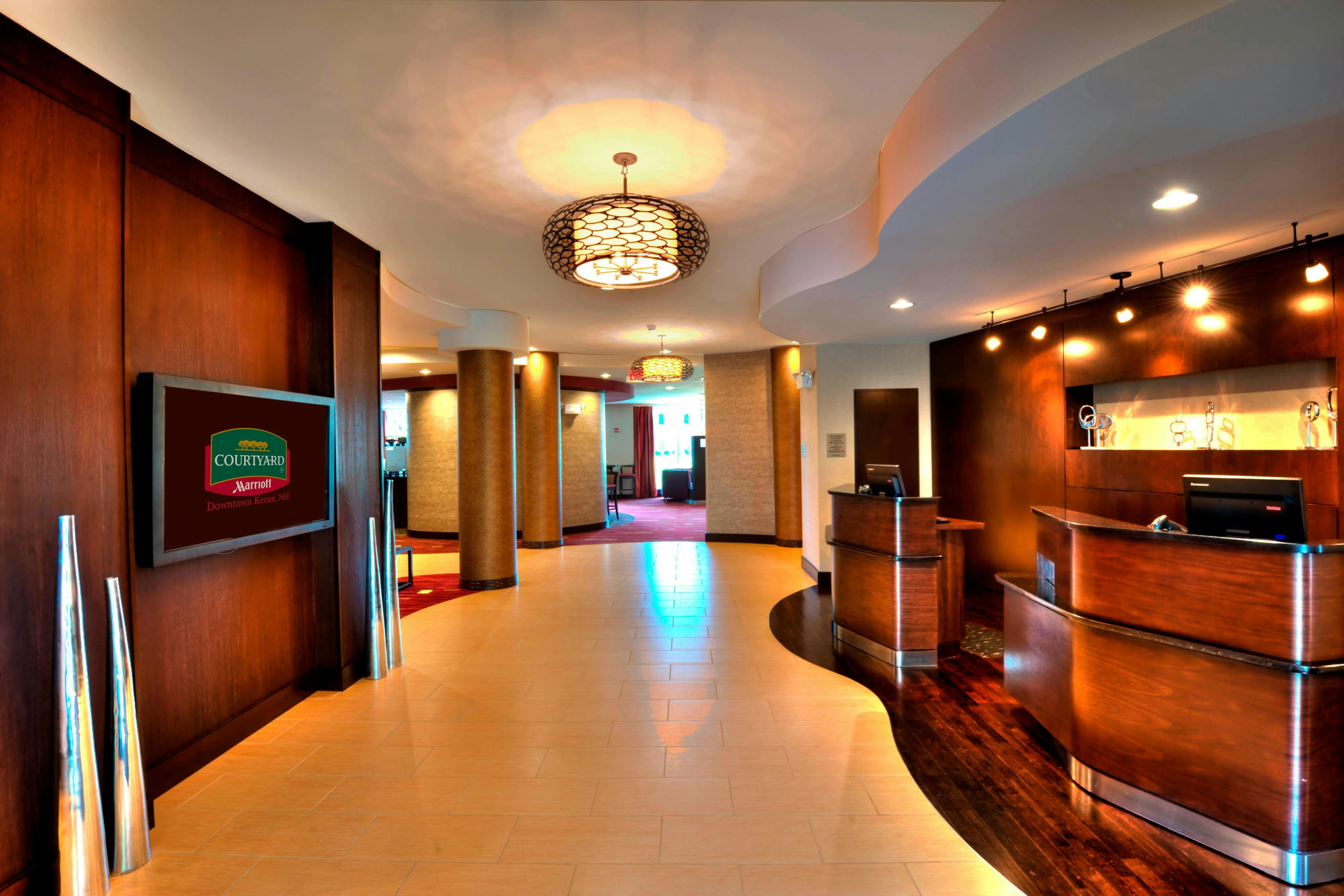 Lobby at Courtyard by Marriott Keene Downtown, KEENE - NH