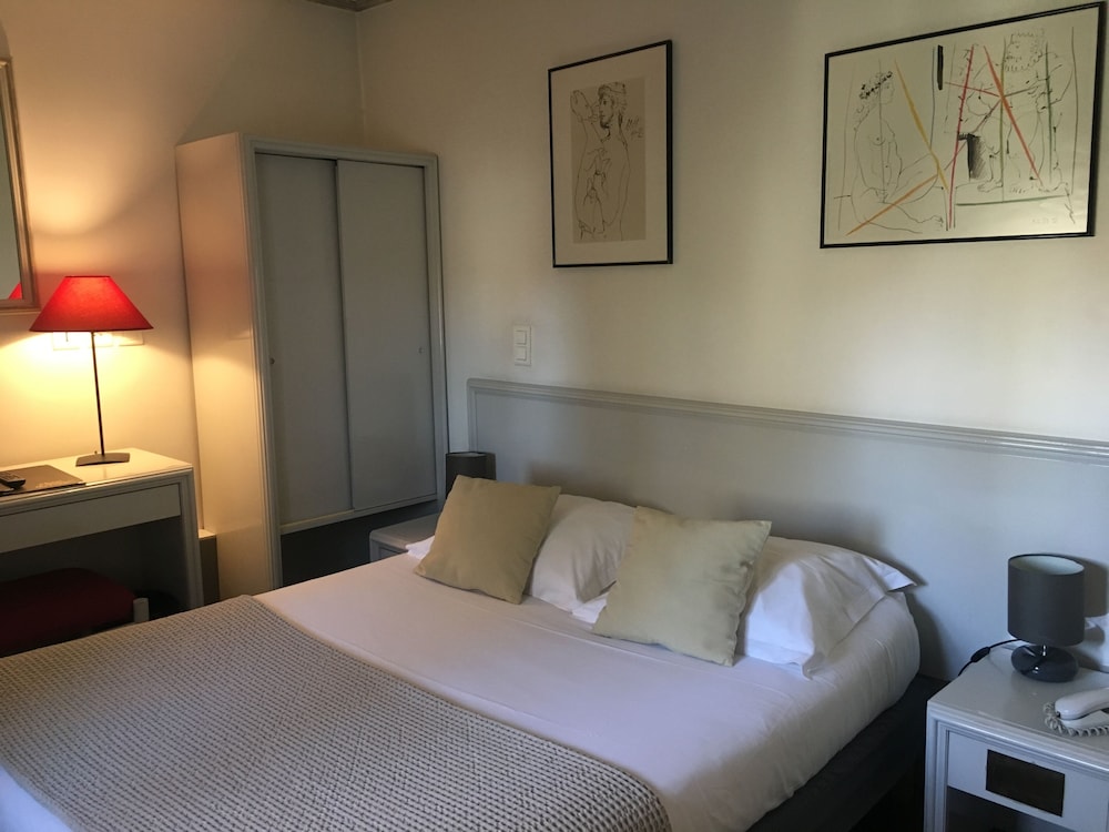 ECONOMY, DOUBLE BED, SHARED BATHROOM, SHARED TOILET