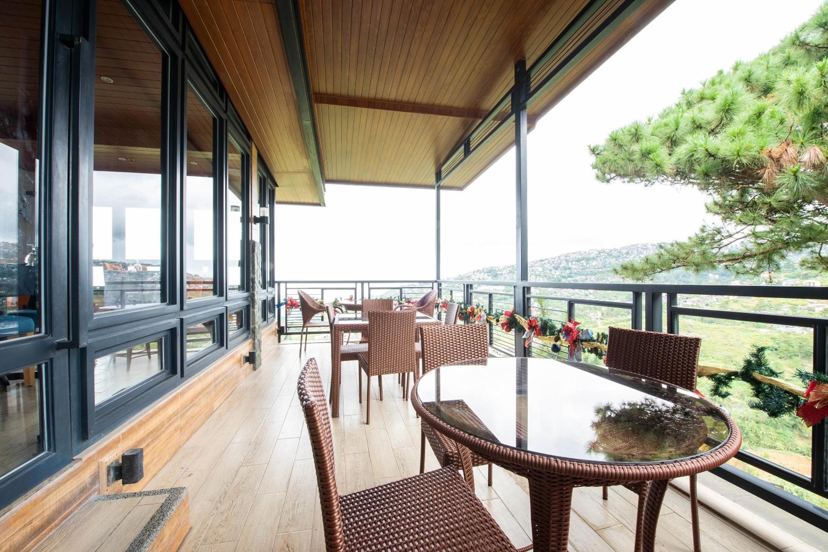 OYO 492 Sunset View Ridge Residences 36/50