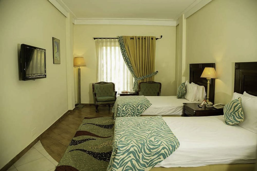 Grand Regency Hotel 15/50