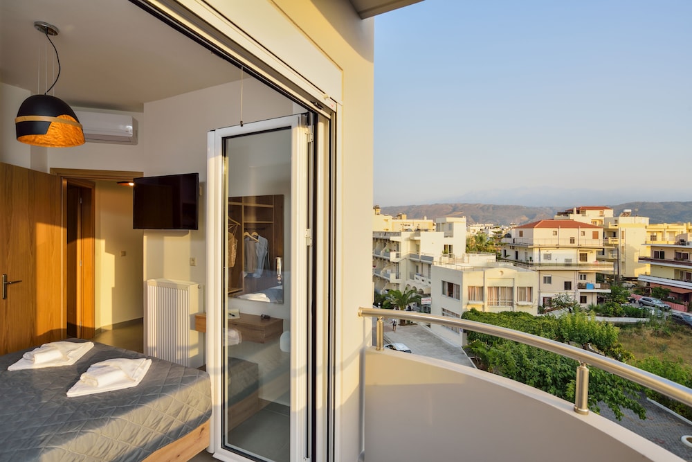 Elia Residences 58/59