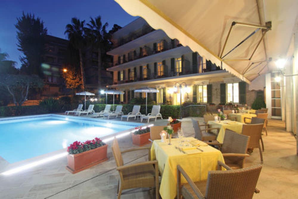 Hotel Paradiso 9/78