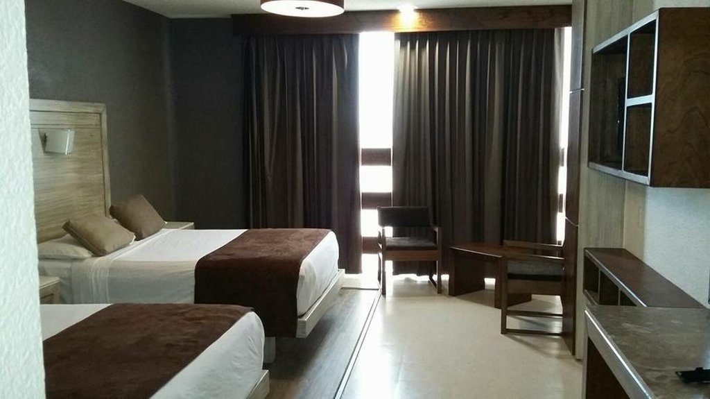 Hotel El Monte 7/12