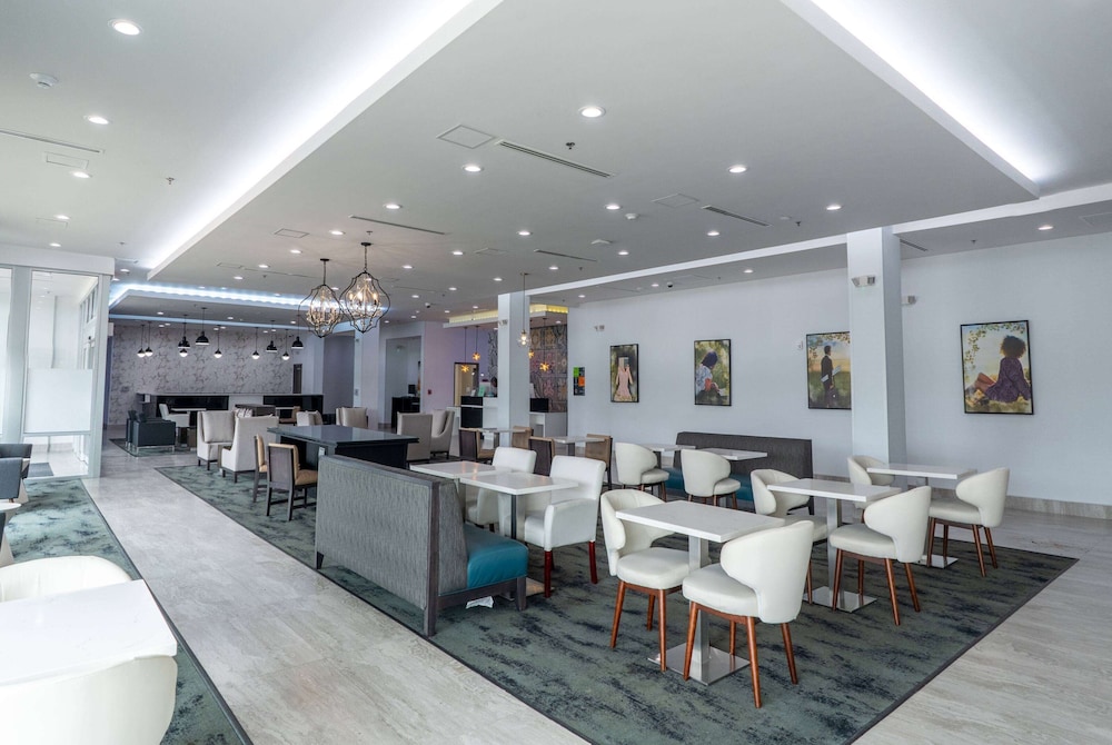 La Quinta Inn & Suites by Wyndham Corpus Christi Southeast 46/56