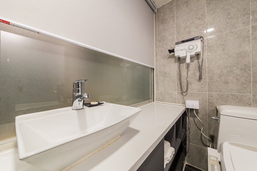 غرفة عائلية ثلاثية بسرير كوين وسريرين منفصلين، Pyeongtaek Stay Hotel 9/9