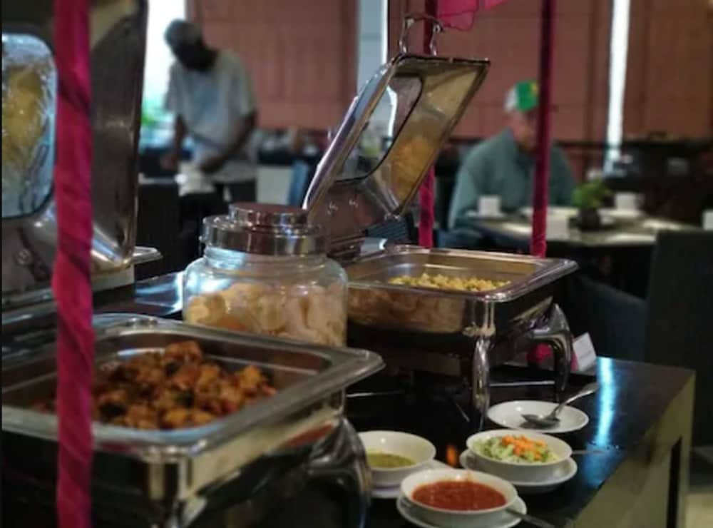 Mandarin Hotel Pekalongan 44/51