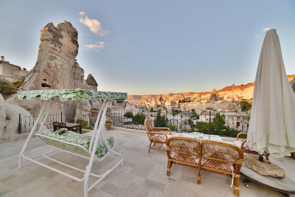 Grand Cave Suites 4/50