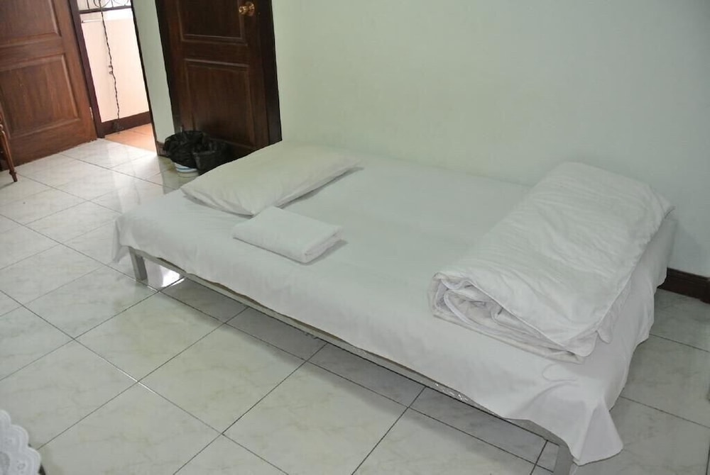 Amarin Inn 15/45
