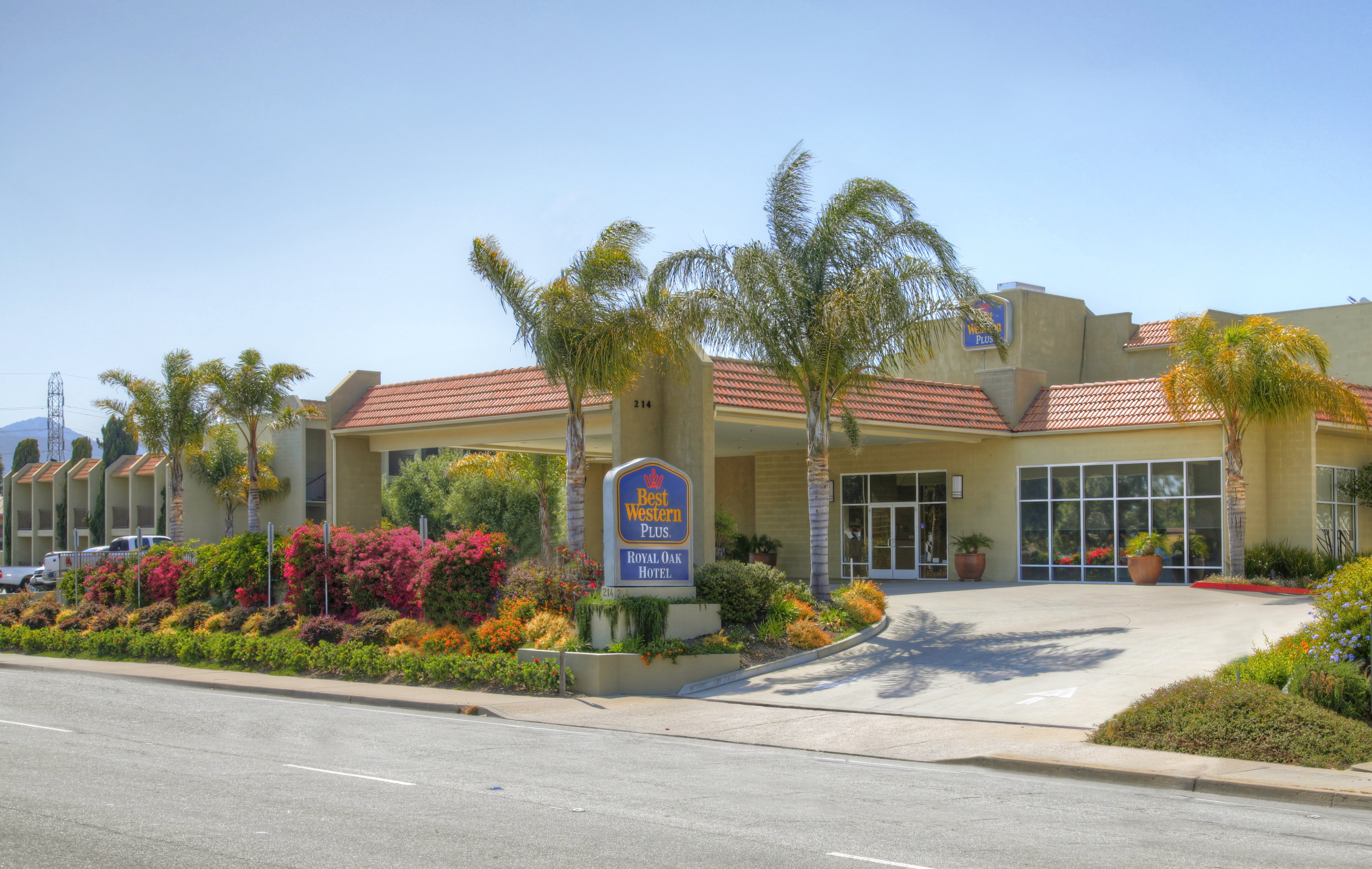 Best Western Plus Royal Oak Hotel 1/2