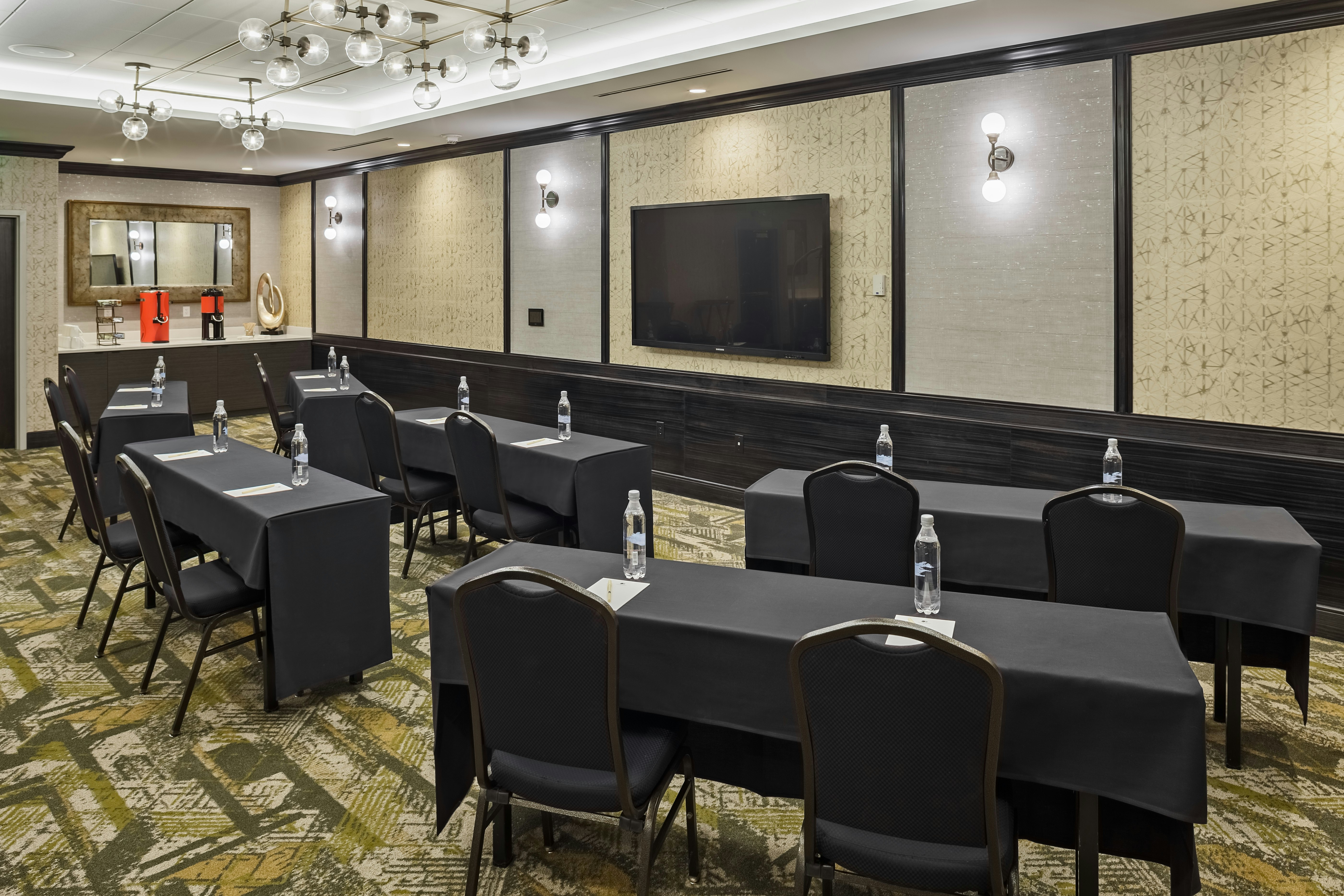 DoubleTree by Hilton Hotel Denver 55/71