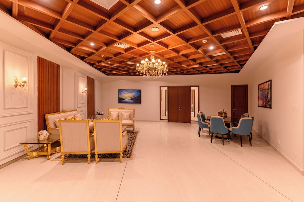 Rumanza by Pearl Continental 39/56